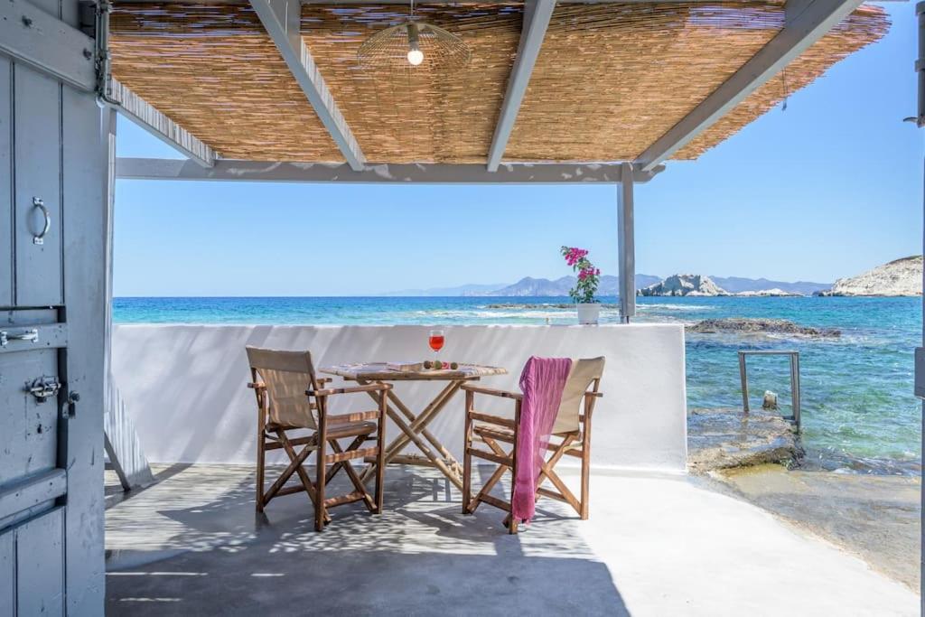 Esperanza Boathouses Mandrakia Bagian luar foto